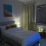 استديو مقابل البوليفارد